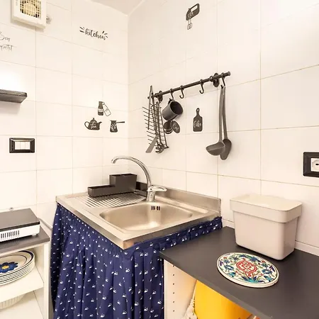 Apartment Guesthost - White&grey Comfy