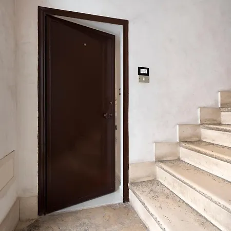 Guesthost - White&grey Comfy 公寓 *